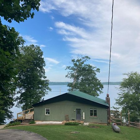 Fox Berry Hill - Lakefront With Dock, Launch & Hot Tub Waverly ภายนอก รูปภาพ